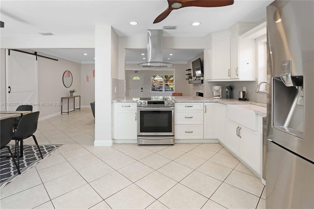 Recently Sold: $699,000 (3 beds, 2 baths, 1585 Square Feet)