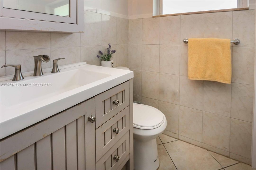 Recently Sold: $699,000 (3 beds, 2 baths, 1585 Square Feet)