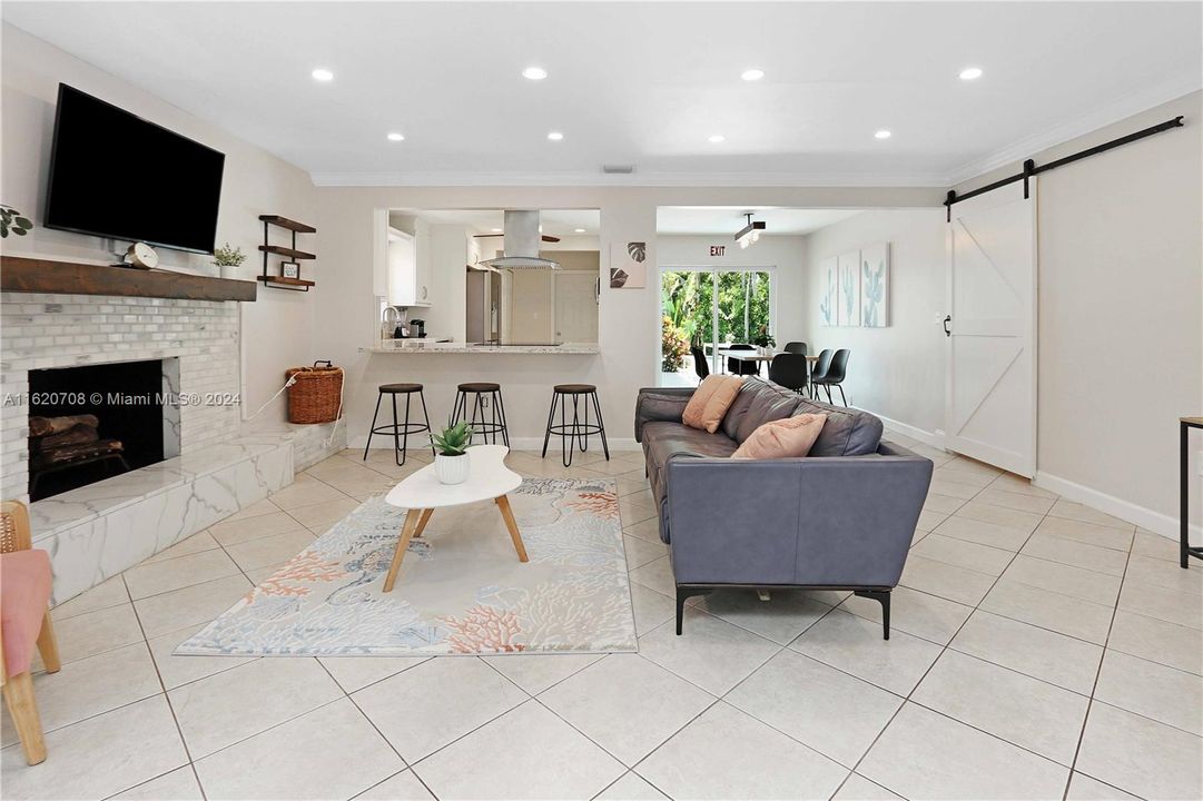 Recently Sold: $699,000 (3 beds, 2 baths, 1585 Square Feet)