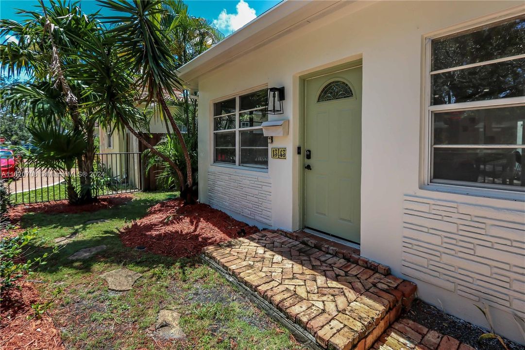 Recently Sold: $699,000 (3 beds, 2 baths, 1585 Square Feet)