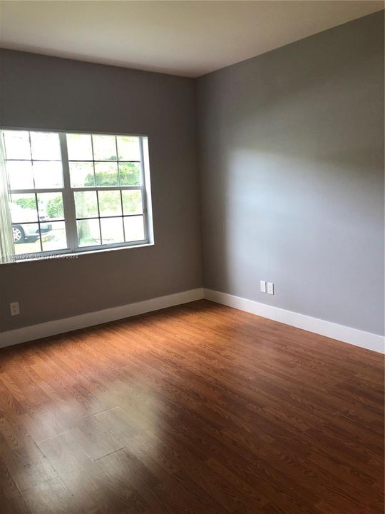 For Rent: $1,800 (1 beds, 1 baths, 605 Square Feet)