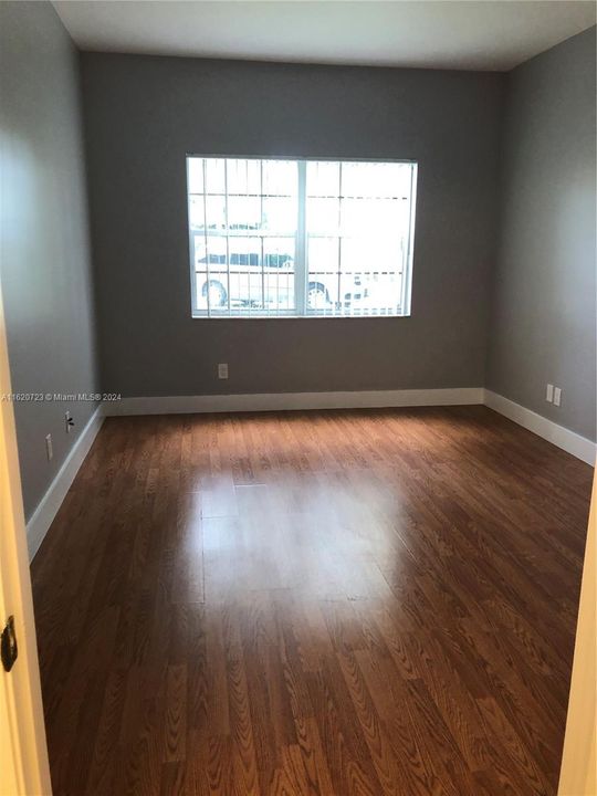 For Rent: $1,800 (1 beds, 1 baths, 605 Square Feet)