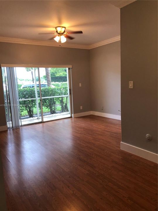 For Rent: $1,800 (1 beds, 1 baths, 605 Square Feet)