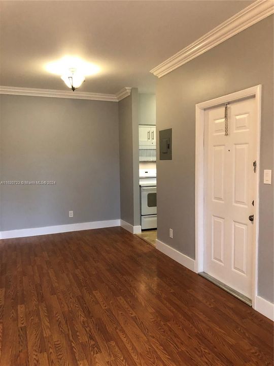 For Rent: $1,800 (1 beds, 1 baths, 605 Square Feet)
