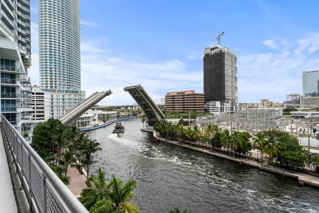 Recently Sold: $440,000 (1 beds, 1 baths, 795 Square Feet)