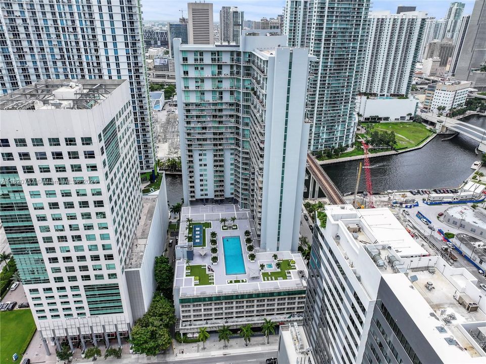 Recently Sold: $440,000 (1 beds, 1 baths, 795 Square Feet)