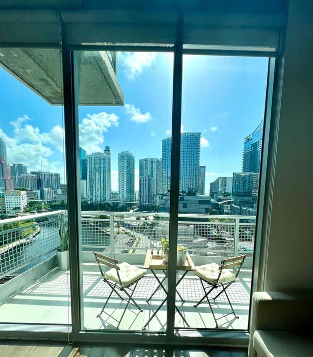 Recently Sold: $440,000 (1 beds, 1 baths, 795 Square Feet)