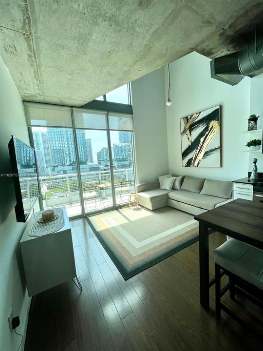 Recently Sold: $440,000 (1 beds, 1 baths, 795 Square Feet)