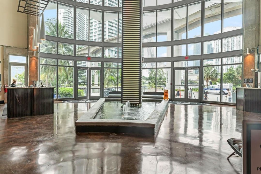 Recently Sold: $440,000 (1 beds, 1 baths, 795 Square Feet)