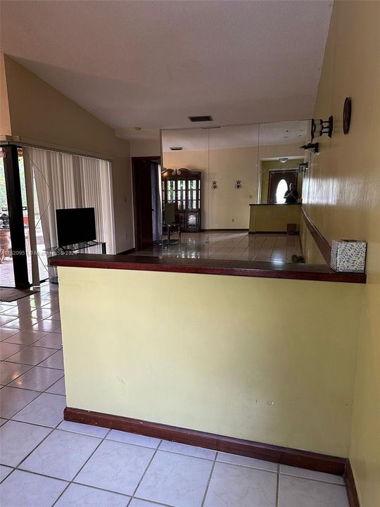 Activo con contrato: $480,000 (3 camas, 2 baños, 1577 Pies cuadrados)