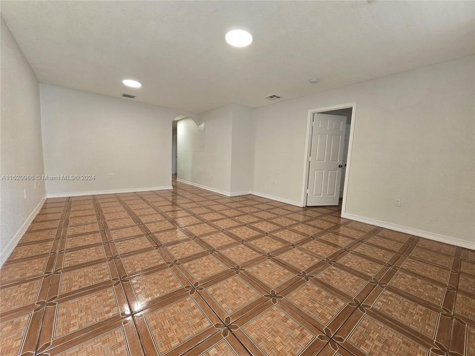 Active With Contract: $3,300 (3 beds, 2 baths, 1400 Square Feet)