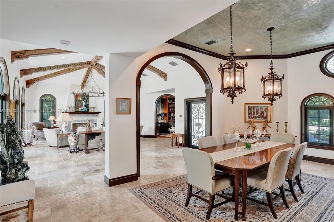 Recently Sold: $3,300,000 (4 beds, 3 baths, 3526 Square Feet)