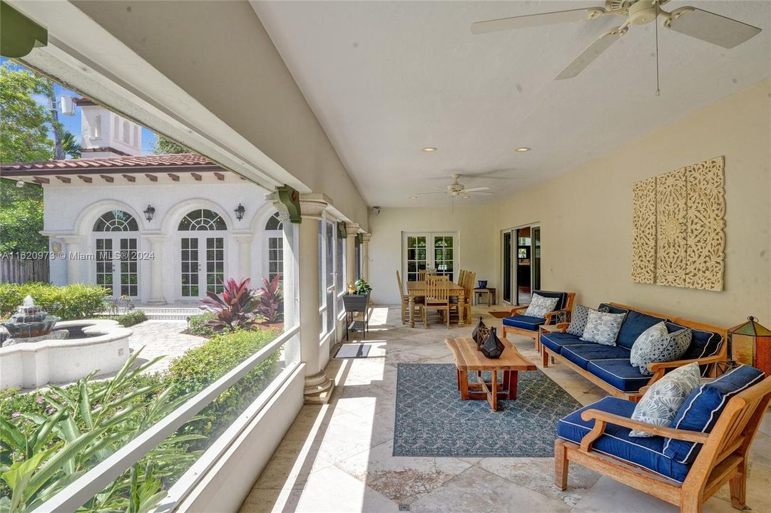 Recently Sold: $3,300,000 (4 beds, 3 baths, 3526 Square Feet)