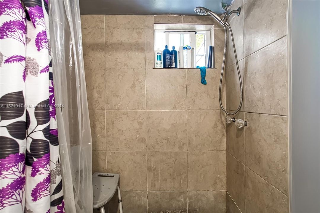 En Venta: $600,000 (3 camas, 2 baños, 1258 Pies cuadrados)