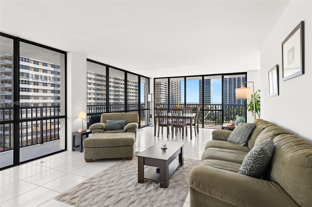 Vendido Recientemente: $425,000 (2 camas, 2 baños, 1360 Pies cuadrados)