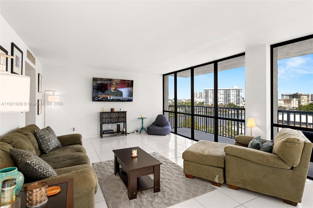 Vendido Recientemente: $425,000 (2 camas, 2 baños, 1360 Pies cuadrados)