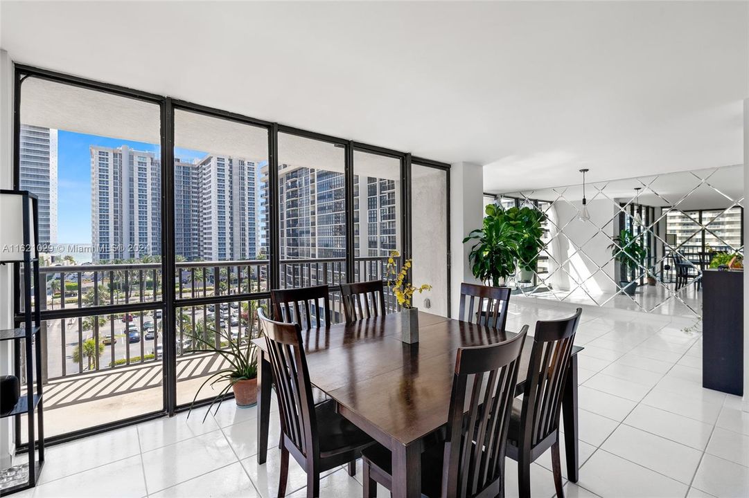 Vendido Recientemente: $425,000 (2 camas, 2 baños, 1360 Pies cuadrados)