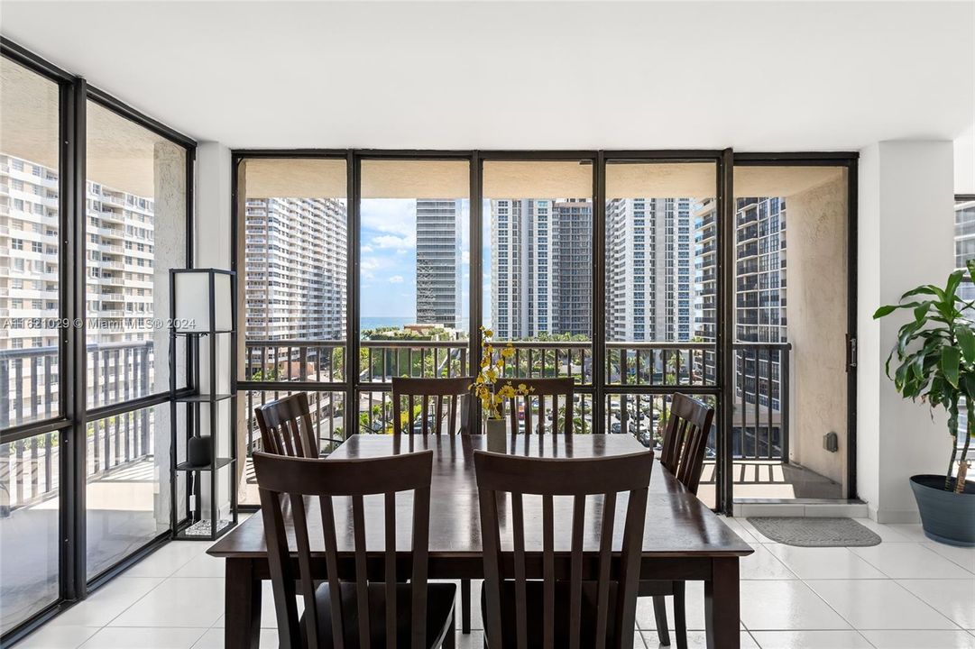 Vendido Recientemente: $425,000 (2 camas, 2 baños, 1360 Pies cuadrados)