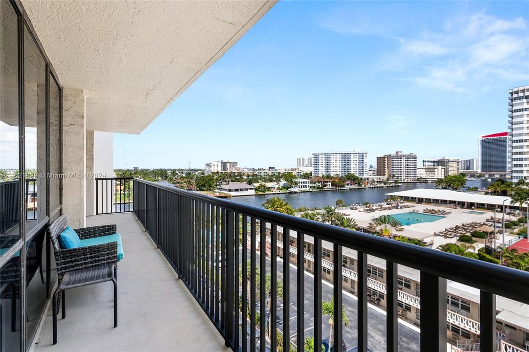 Vendido Recientemente: $425,000 (2 camas, 2 baños, 1360 Pies cuadrados)