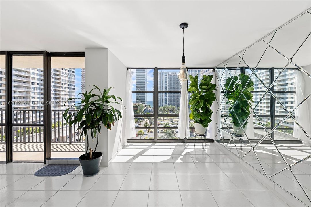 Vendido Recientemente: $425,000 (2 camas, 2 baños, 1360 Pies cuadrados)