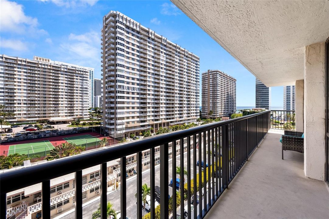 Vendido Recientemente: $425,000 (2 camas, 2 baños, 1360 Pies cuadrados)