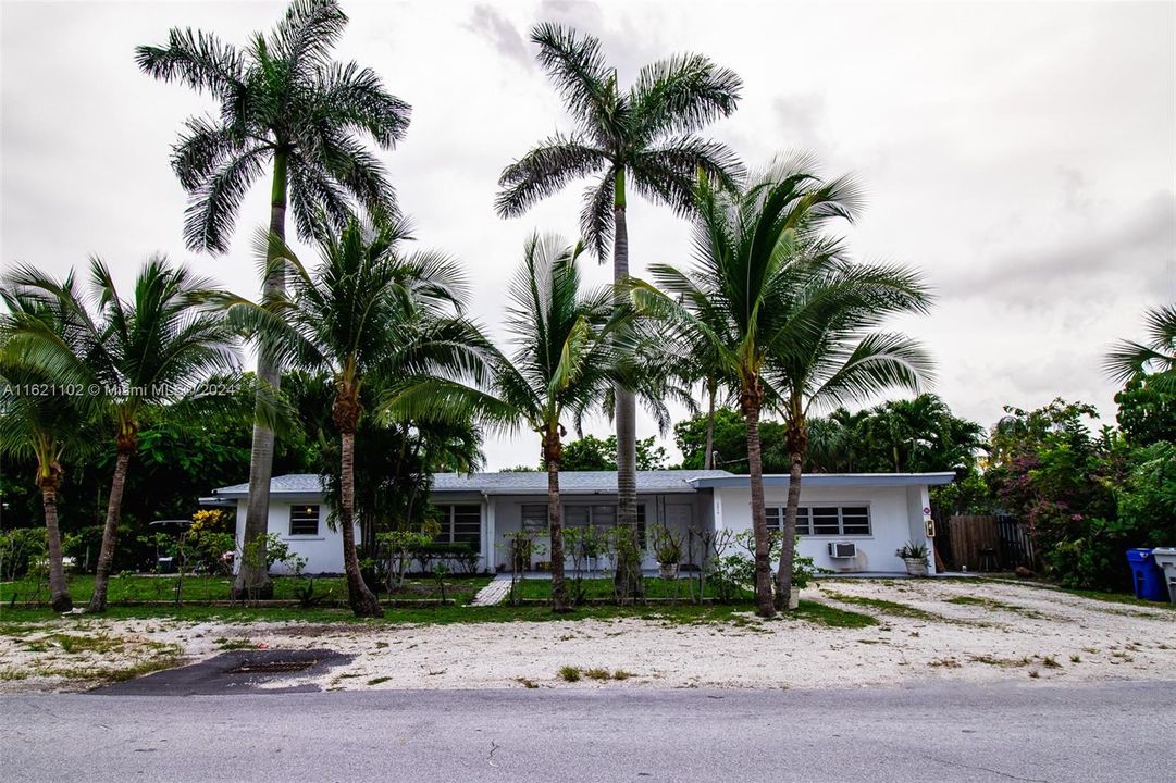 Recently Sold: $789,000 (0 beds, 0 baths, 2007 Square Feet)