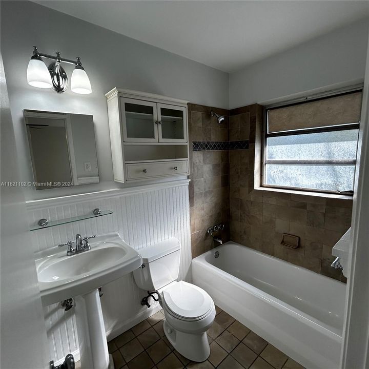 Unit 3 Bedroom 1 Ensuite Bathrom