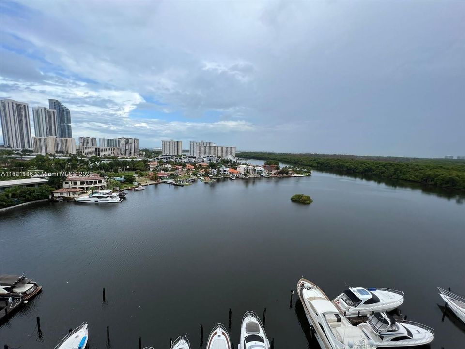 For Sale: $1,449,000 (3 beds, 3 baths, 1687 Square Feet)