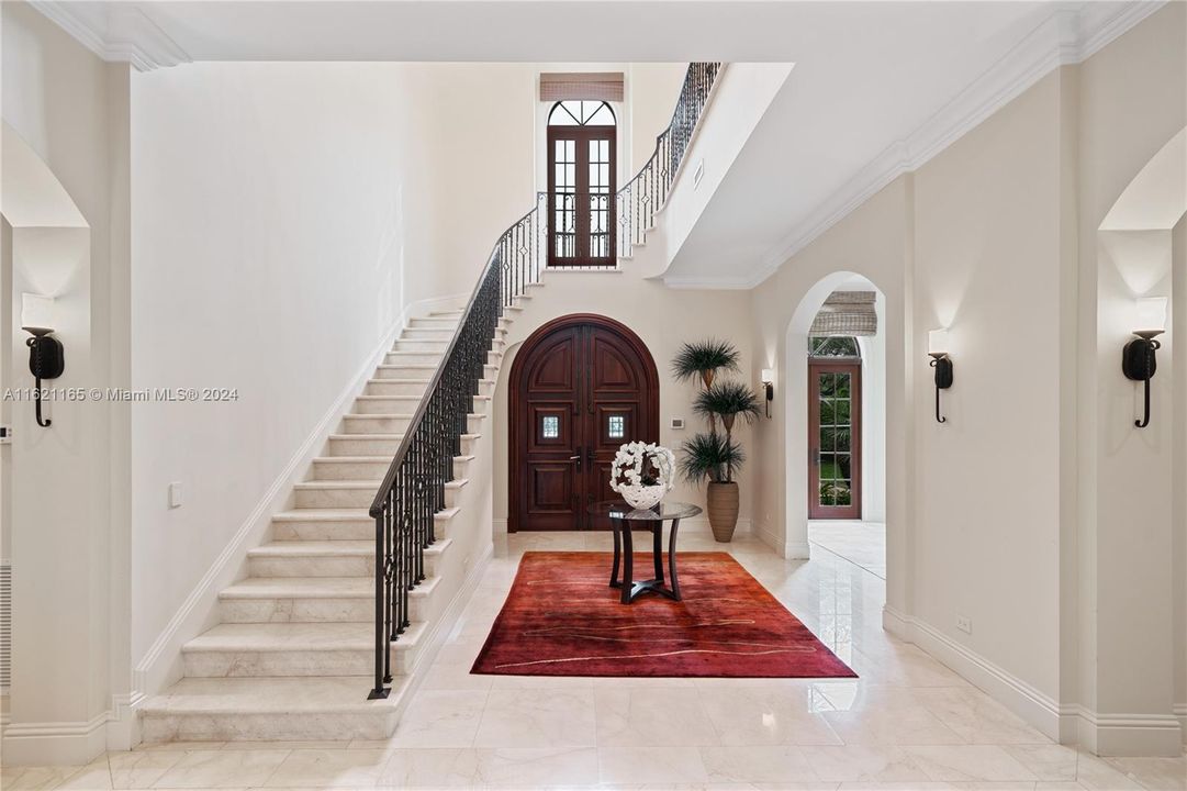 Active With Contract: $7,850,000 (6 beds, 7 baths, 7811 Square Feet)