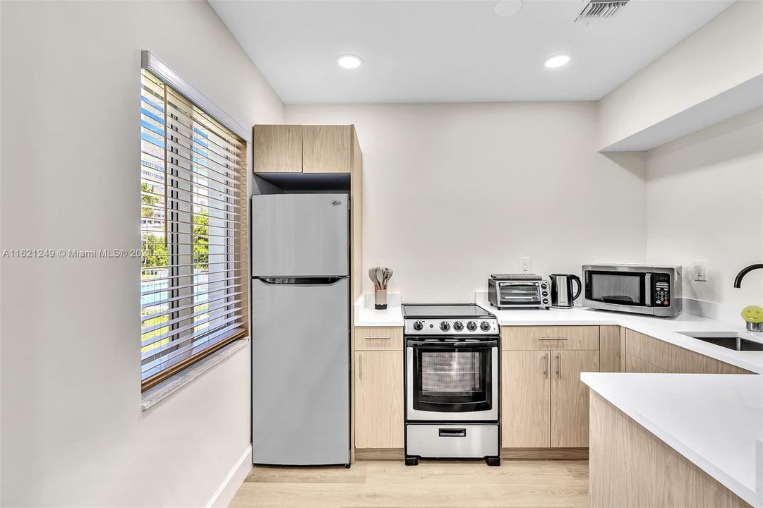 Active With Contract: $700,000 (0 beds, 0 baths, 1336 Square Feet)