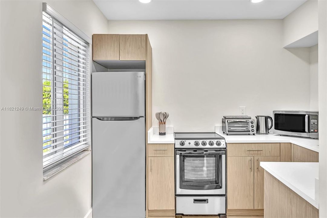 Active With Contract: $700,000 (0 beds, 0 baths, 1336 Square Feet)