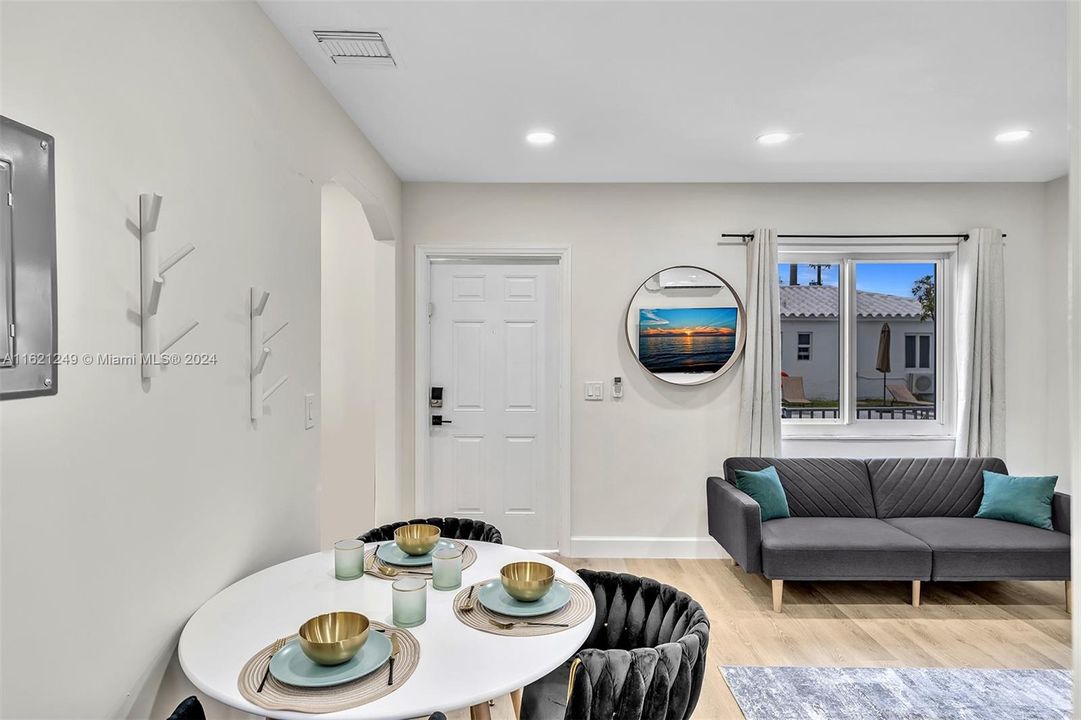 Active With Contract: $700,000 (0 beds, 0 baths, 1336 Square Feet)