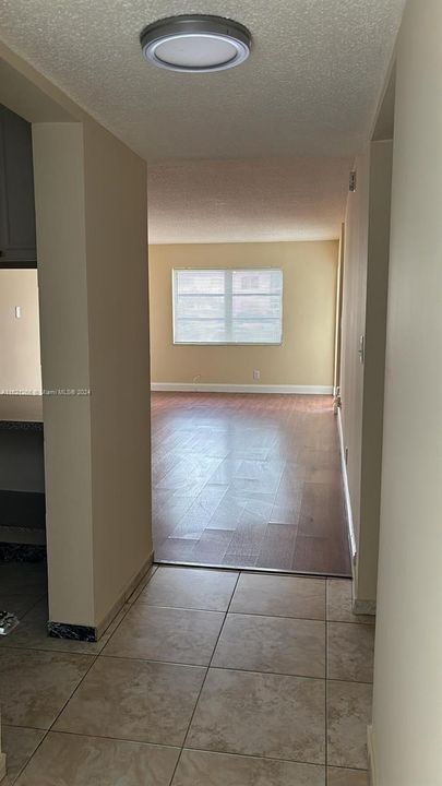 Active With Contract: $1,450 (1 beds, 1 baths, 720 Square Feet)