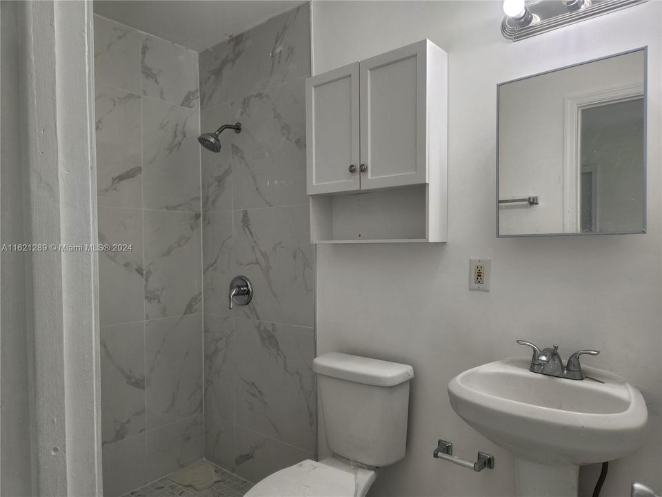 Recently Rented: $1,600 (1 beds, 1 baths, 1461 Square Feet)