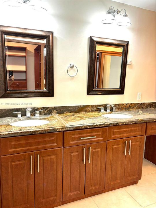 double sink primarybath