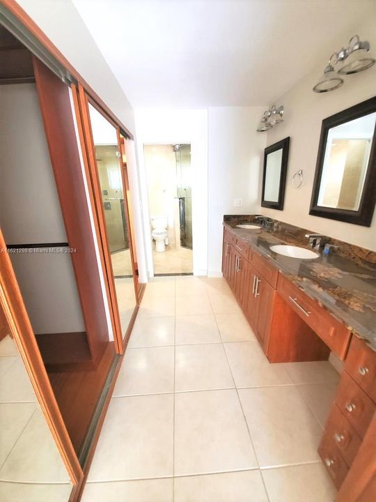 Recently Rented: $4,200 (4 beds, 2 baths, 2223 Square Feet)