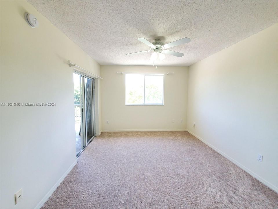 Recently Rented: $2,200 (2 beds, 2 baths, 1124 Square Feet)
