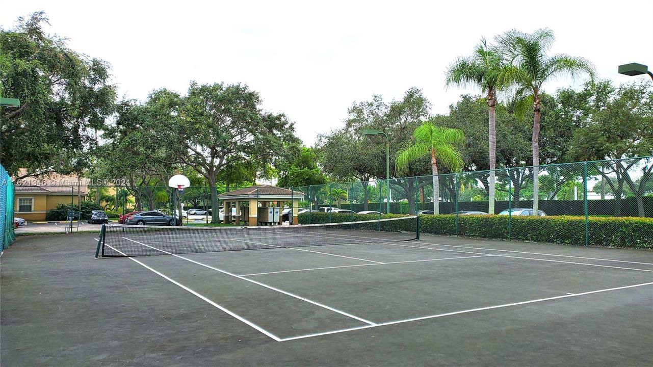 Multi-Sport Game Court - Basketball/Tennis