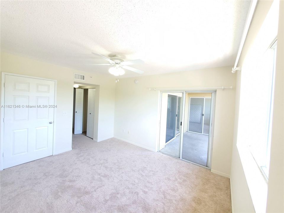 Recently Rented: $2,200 (2 beds, 2 baths, 1124 Square Feet)