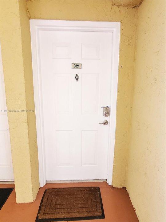 Recently Rented: $2,200 (2 beds, 2 baths, 1124 Square Feet)