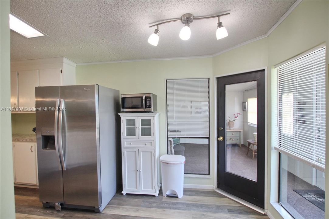 For Sale: $169,000 (2 beds, 2 baths, 1392 Square Feet)