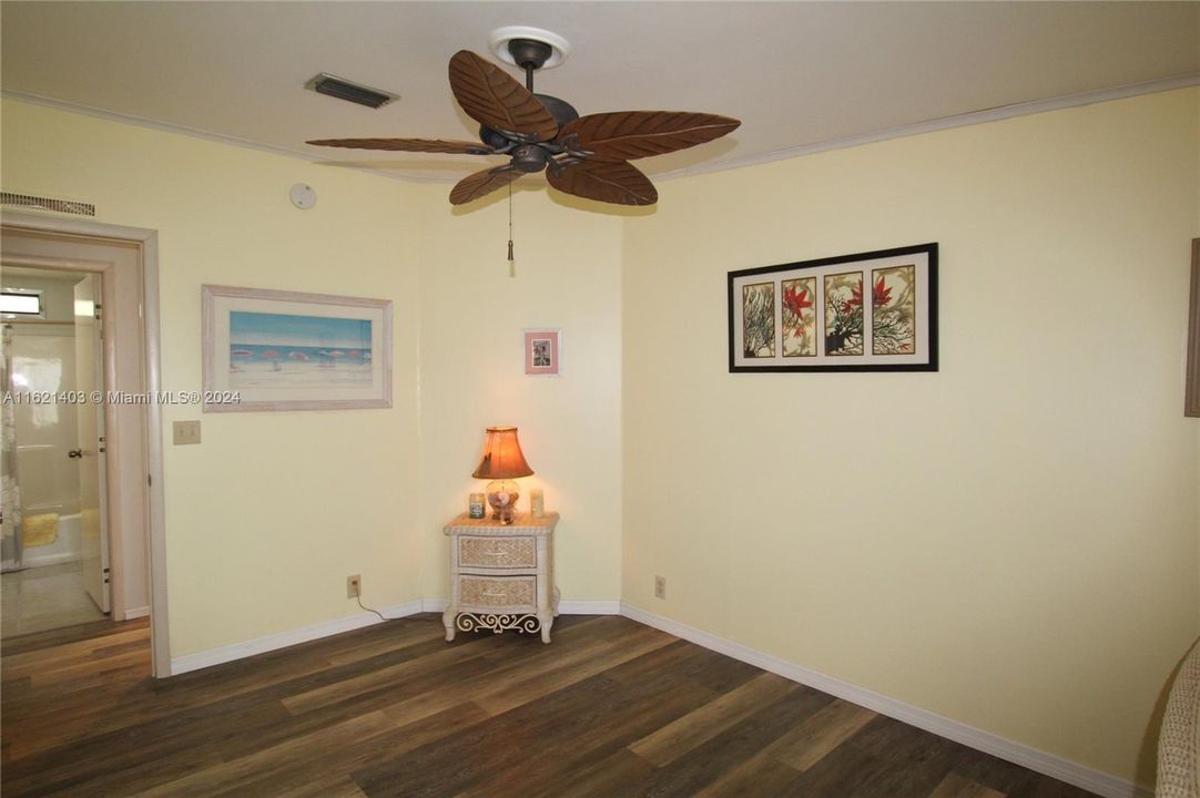 For Sale: $169,000 (2 beds, 2 baths, 1392 Square Feet)