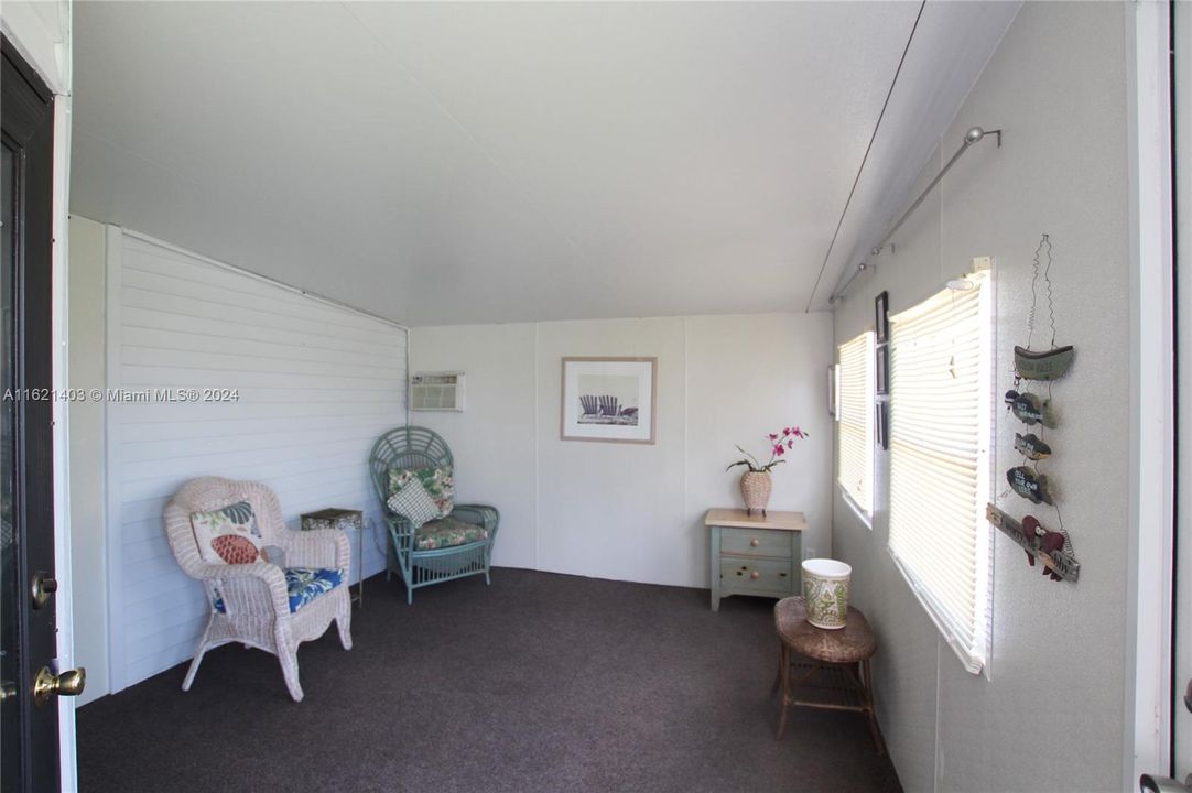 For Sale: $169,000 (2 beds, 2 baths, 1392 Square Feet)