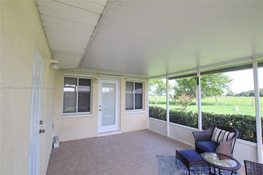 Recently Sold: $318,000 (3 beds, 2 baths, 1668 Square Feet)