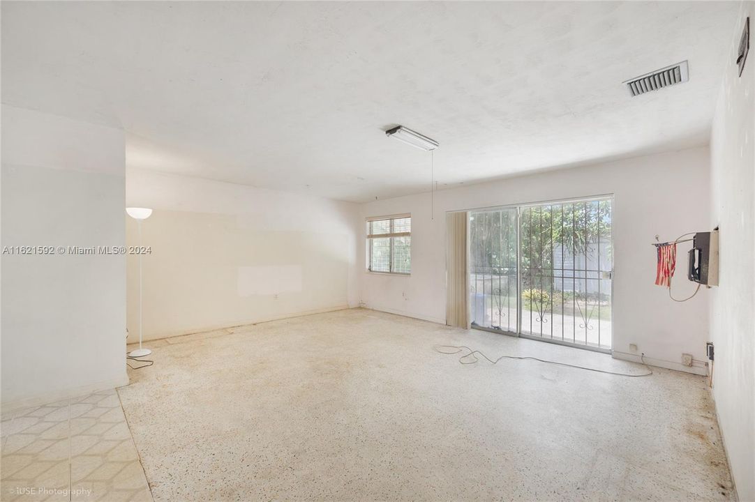 Vendido Recientemente: $420,000 (3 camas, 2 baños, 1462 Pies cuadrados)