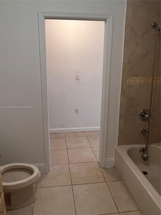 Active With Contract: $1,550 (1 beds, 1 baths, 2415 Square Feet)