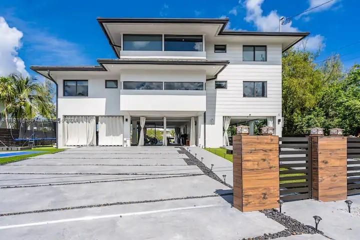 En Venta: $3,500,000 (5 camas, 5 baños, 3868 Pies cuadrados)