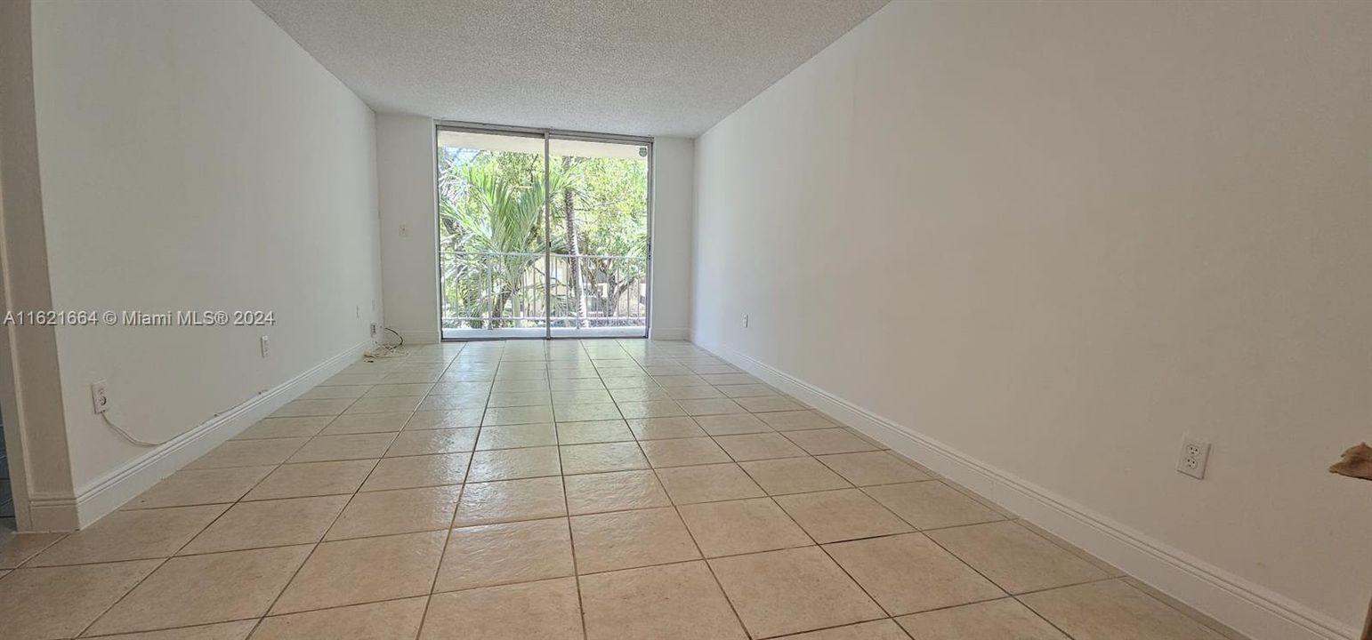 Recently Rented: $1,775 (1 beds, 1 baths, 673 Square Feet)