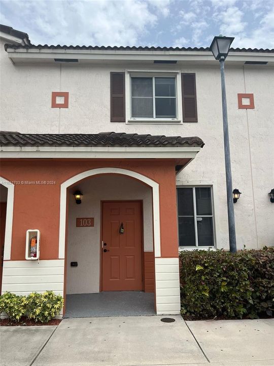 Recently Sold: $292,000 (2 beds, 2 baths, 1140 Square Feet)