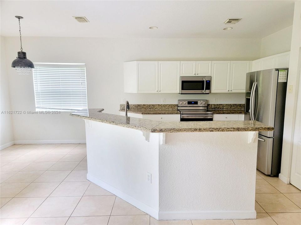 Active With Contract: $3,750 (5 beds, 3 baths, 3276 Square Feet)